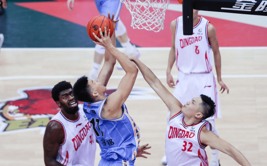 CBA常规赛倒计时，AC米兰今晨再遭质疑，细节引发关注，媒体盛赞，临场指挥获称赞的简单介绍