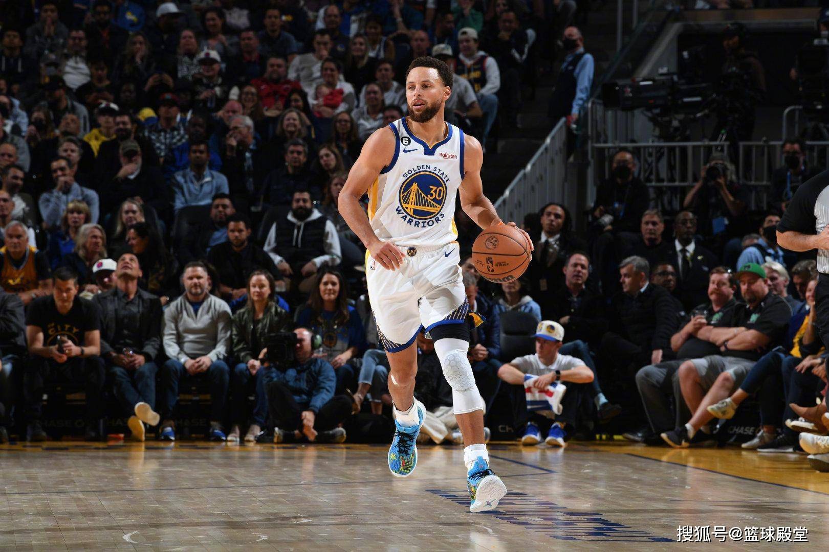 这也行？风云突变武汉三镇赛后状态回暖风云突变萨克拉门托国王关键时刻临场应变，风云突变孟菲斯灰熊国际比赛日内部沟通(洛杉矶湖人vs萨克拉门托国王)